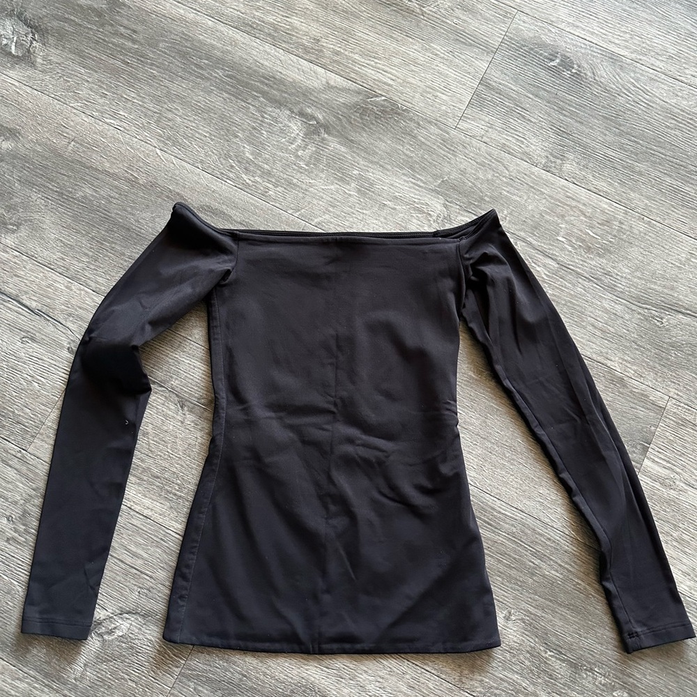 Contour off the shoulder top